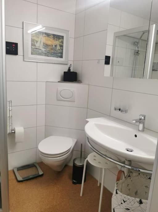 Neb-Thun Einigen, Wohnung Am See Шпиц Экстерьер фото