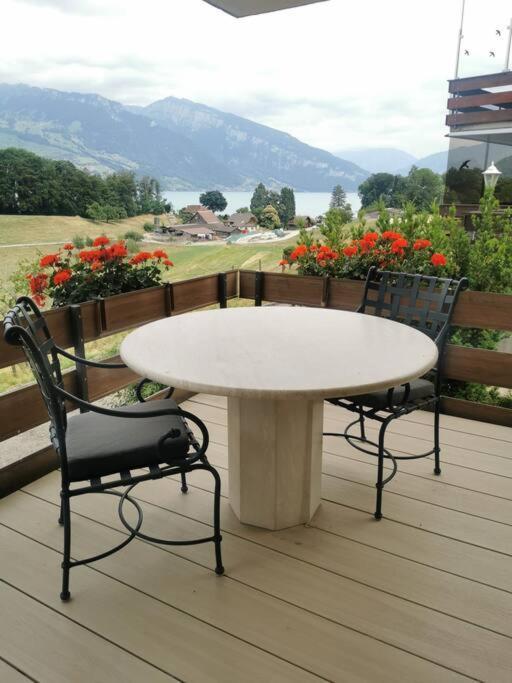 Neb-Thun Einigen, Wohnung Am See Шпиц Экстерьер фото